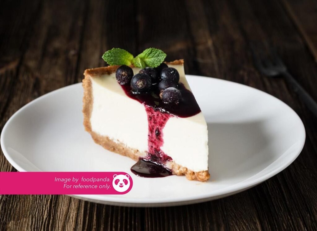 Oon Blueberry Cheesecake ₱ 219 A light cream cheese mousse with a thin layers of blueberry coulis on a biscuit crust topped with blueberry compote